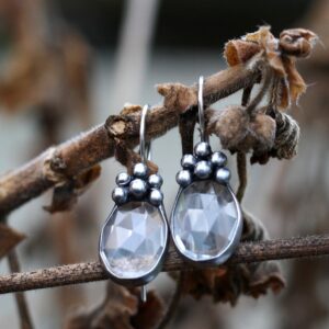 Cínované náušnice s fazetovaným křišťálem