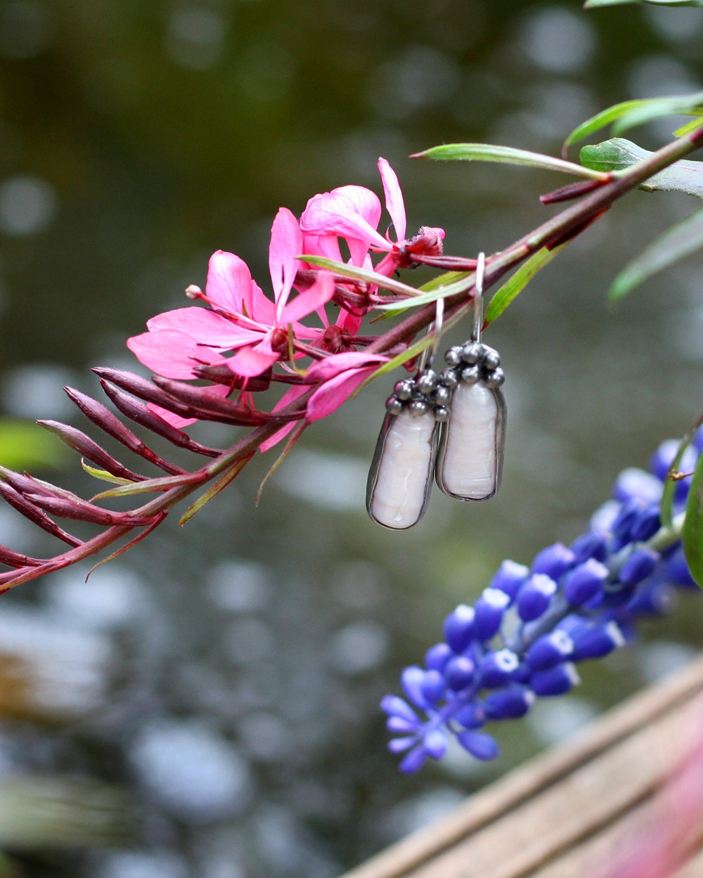 Cínované náušnice perlové